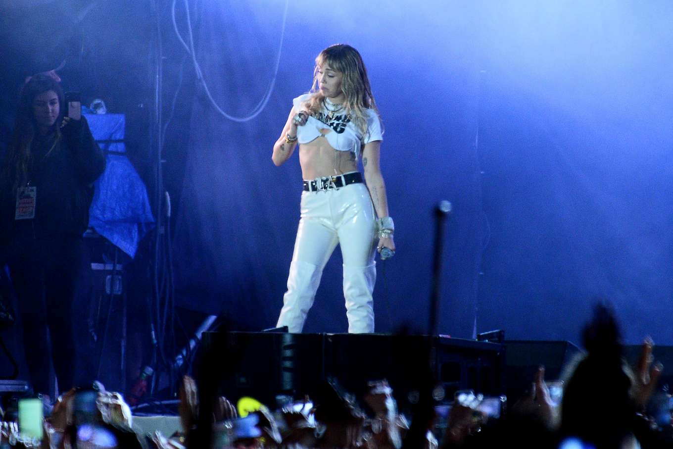 Miley Cyrus: Performing in Warsaw-14 | GotCeleb