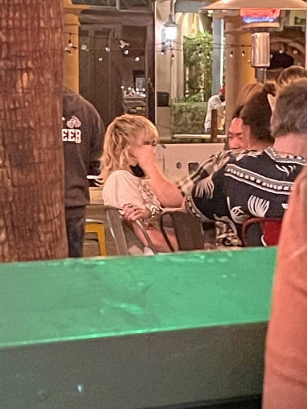 Miley Cyrus - Seen at The Village Pub in Palm Springs