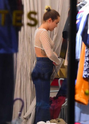 Miley Cyrus - Shopping in Soho