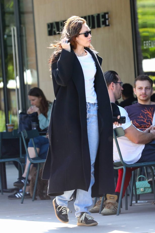Miley Cyrus - Steps out at Erewhon in Los Angeles