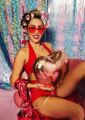 Miley Cyrus - Valentines Day Photoshoot (February 2018)