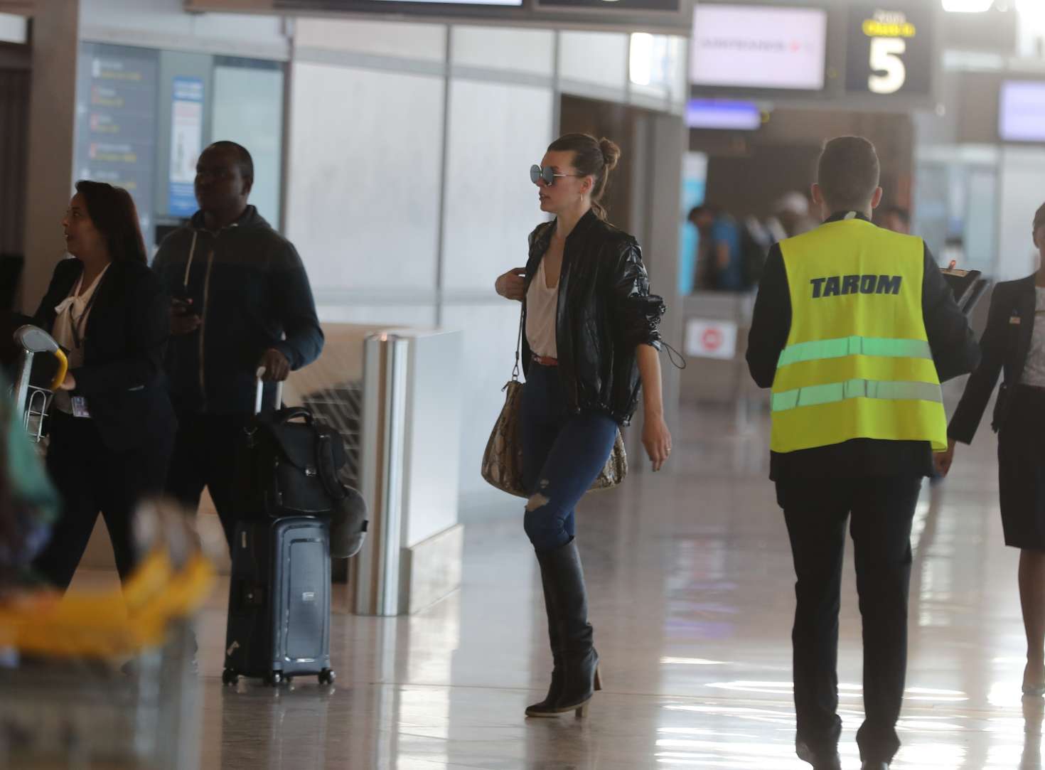 Milla Jovovich 2018 : Milla Jovovich at Charles de Gaulle Airport -02