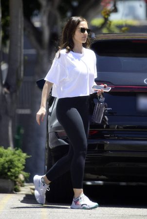 Minka Kelly - Going to her local gym in West Hollywood