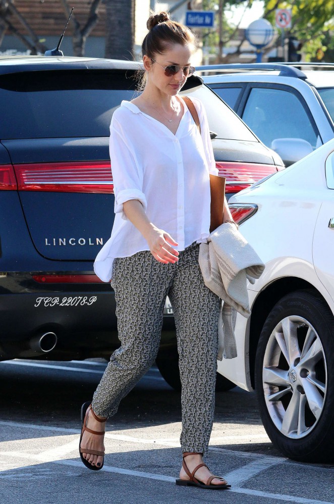 Minka Kelly - Grocery Shopping in West Hollywood