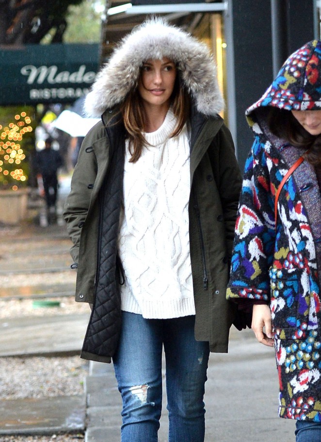 Minka Kelly in Jeans Has Lunch at Madeos in LA