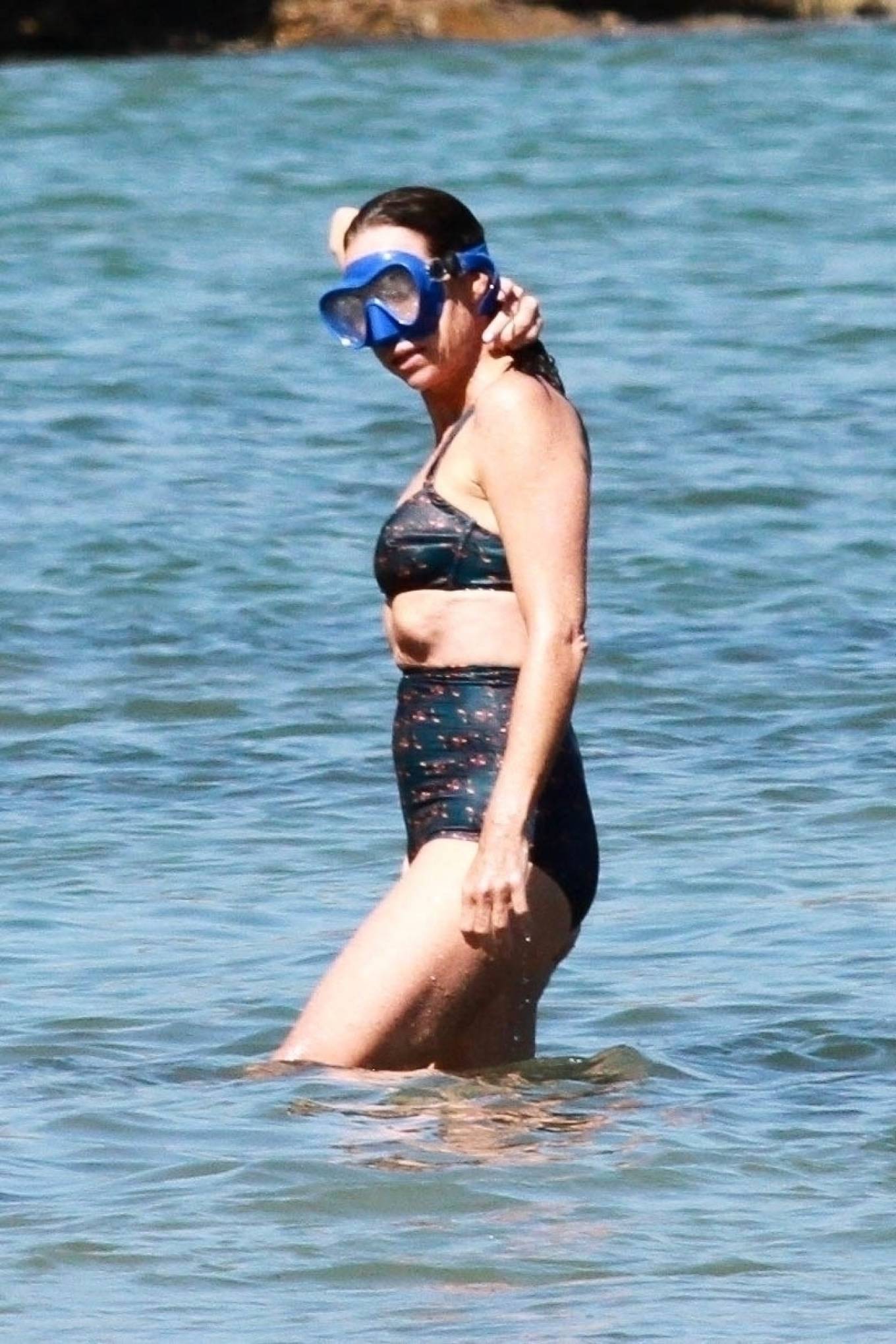 Minnie Driver – In bikini on the beach with her boyfriend in Malibu