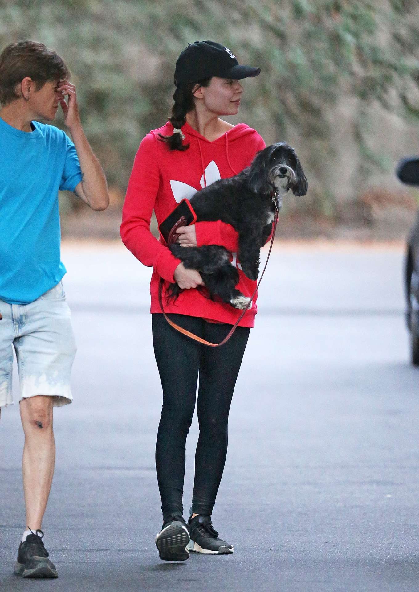 Miranda Cosgrove - Out with her dog Penelope-03 | GotCeleb