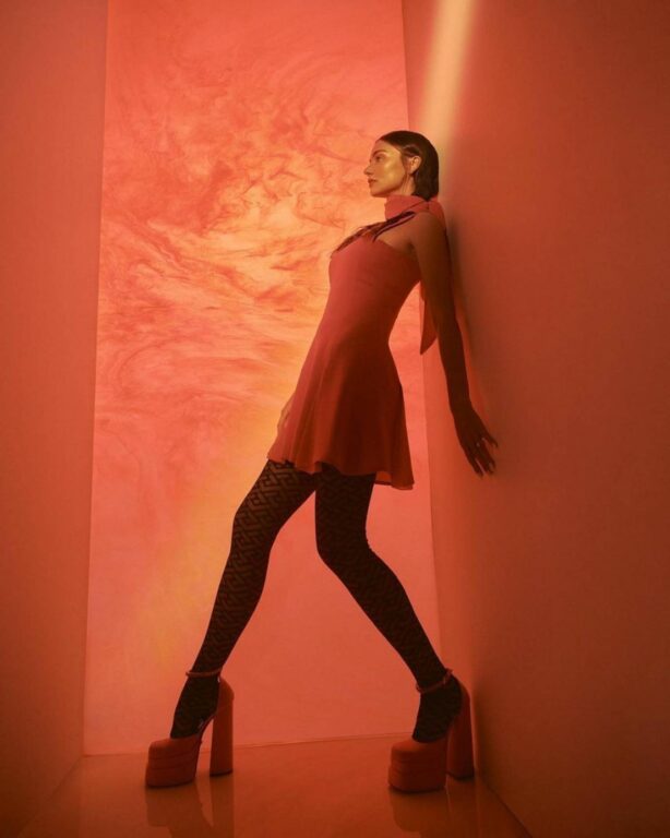 Miranda Kerr - Harper's Bazaar Greece - November 2021