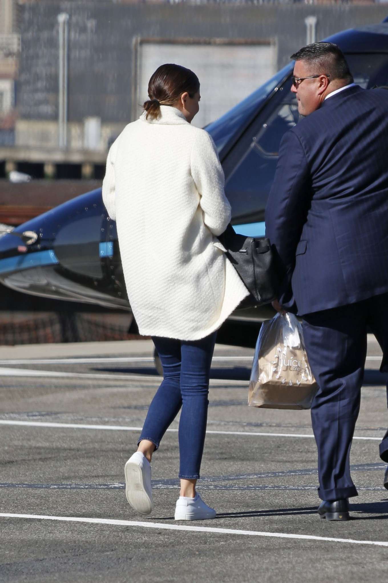 Miranda Kerr in Jeans Leaving New York
