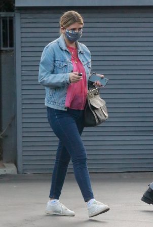 Mischa Barton - And her boyfriend Gian Marco Flamini at Tomato Pie Pizza Joint in Los Angeles
