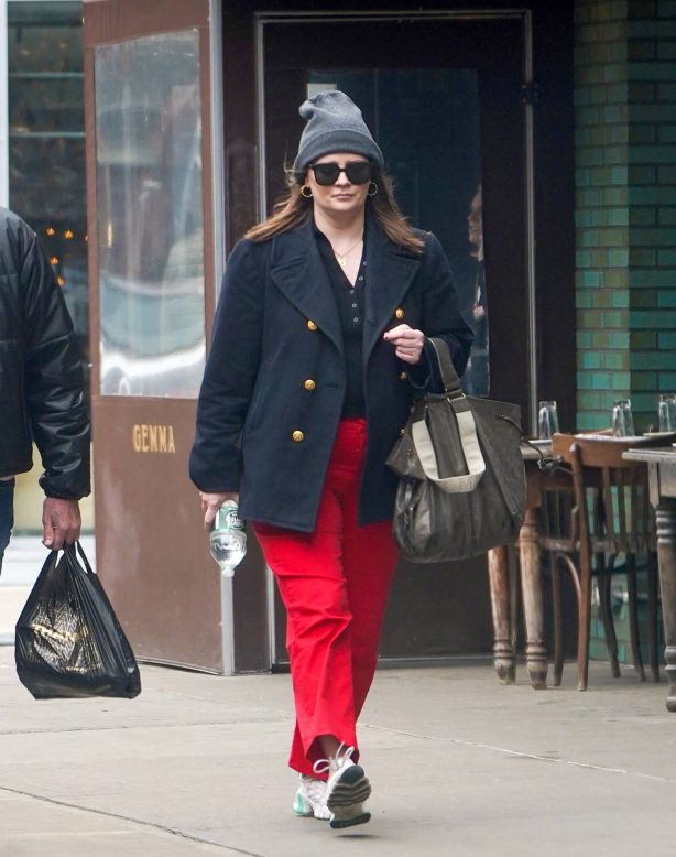Mischa Barton - Spotted on a stroll in New York