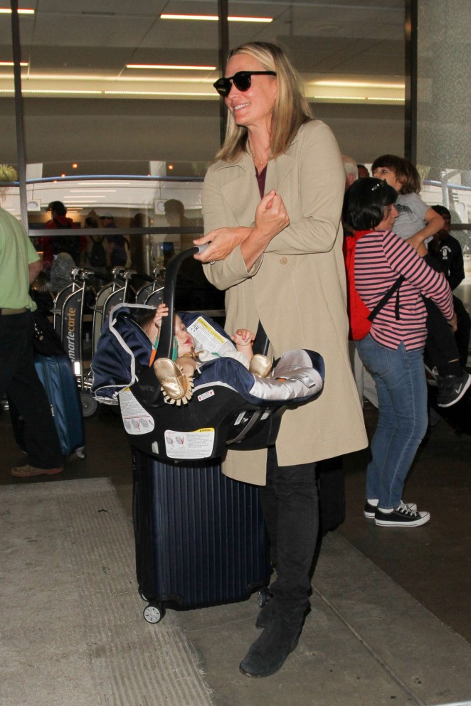 Molly Sims at LAX Airport in Los Angeles