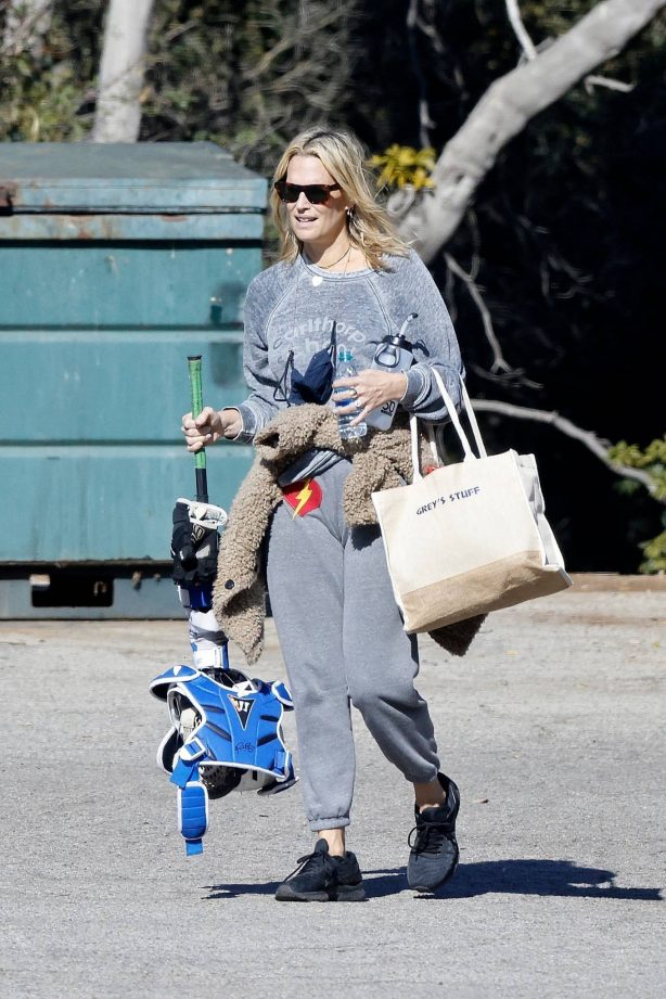 Molly Sims - Out in Pacific Palisades