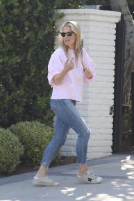 Molly Sims - Pictured at her home