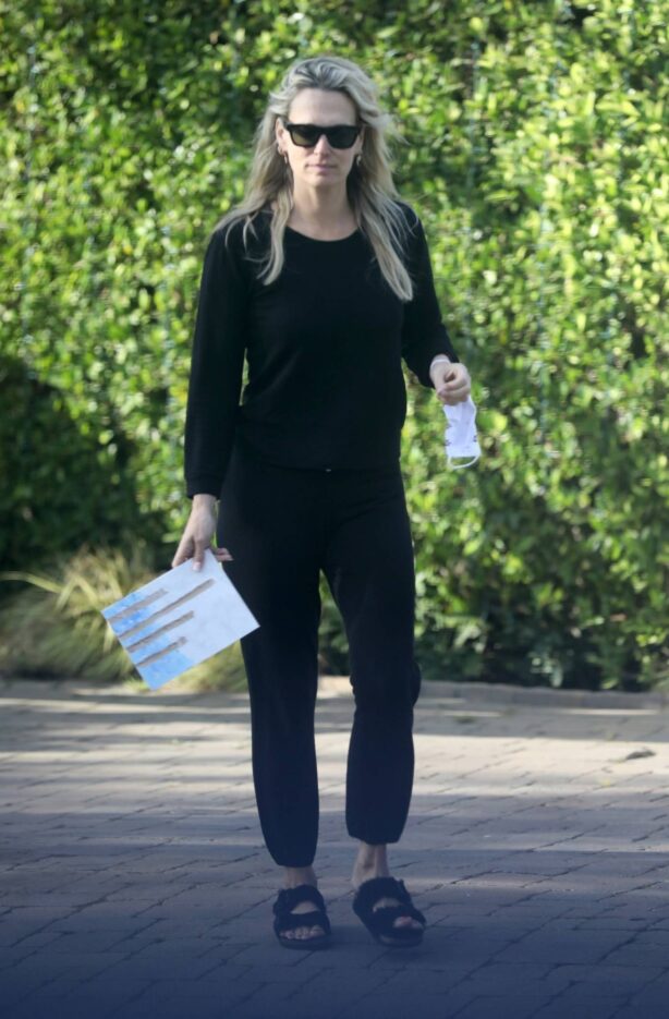 Molly Sims - Takes her son to a play date in Los Angeles
