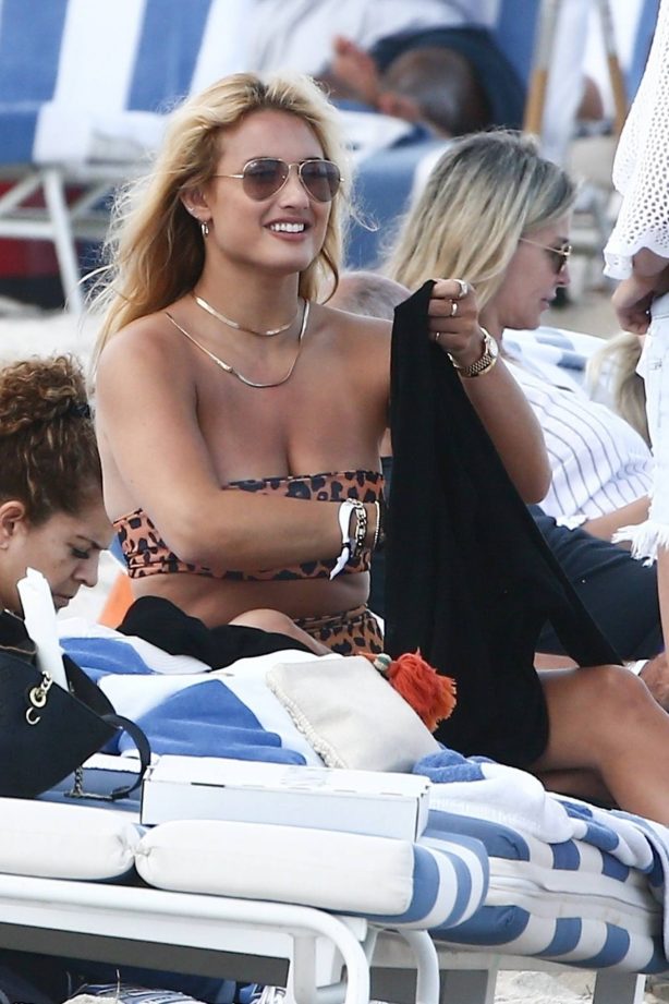 Montana Tucker - Seen at the beach with friends in Miami Beach