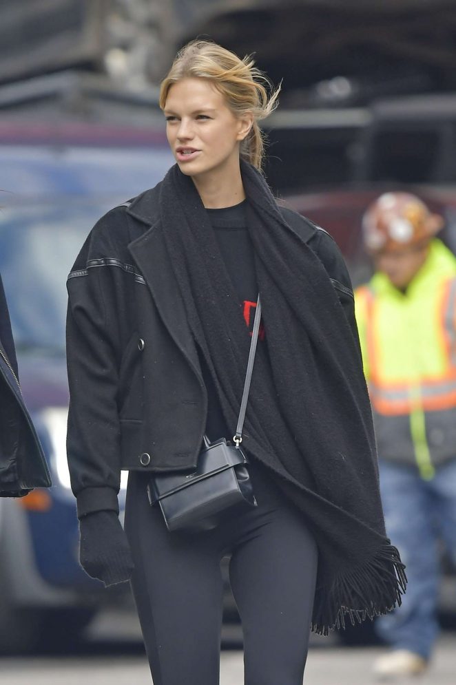 Nadine Leopold - Heads to the gym in New York City