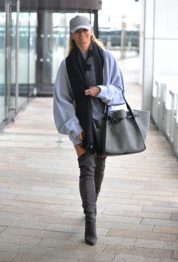 Nadiya Bychkova - Looks chic as she leaves a hotel in Liverpool