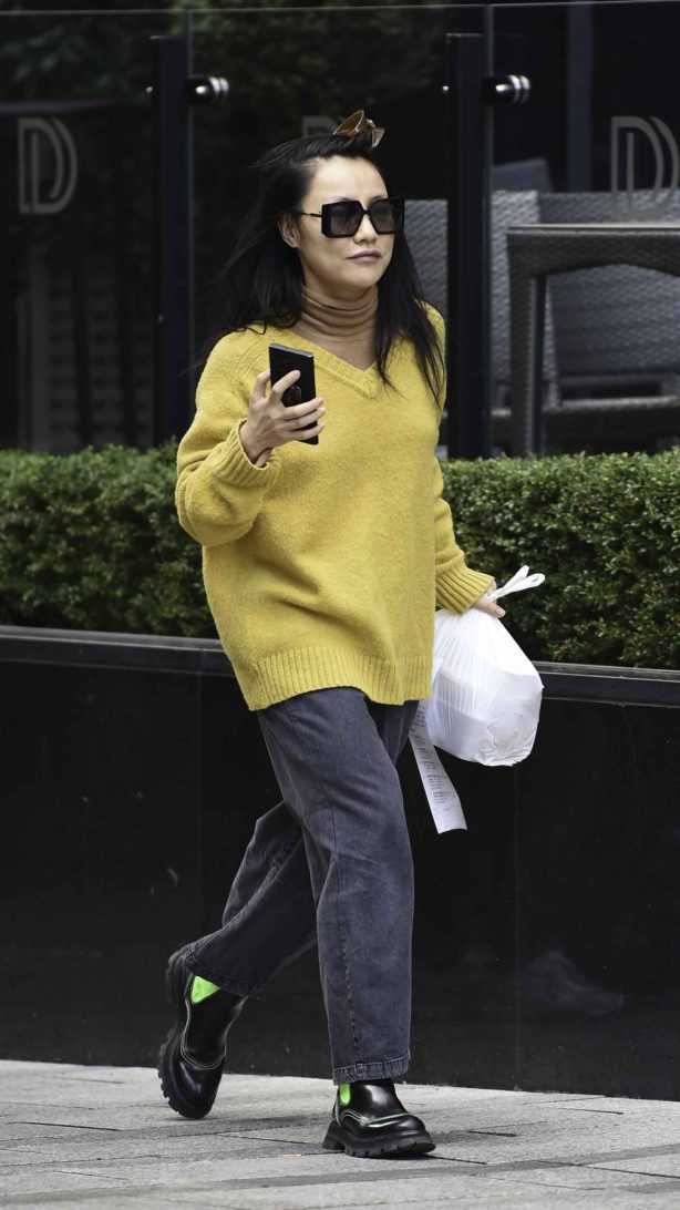 Nancy Xu - Spotted at Leeds Hotel