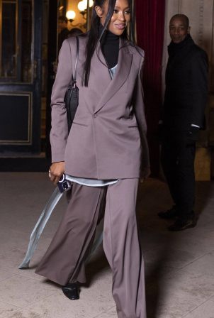 Naomi Campbell - Exits hotel 'La Réserve' during Paris Fashion Week 2023