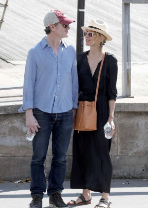 Naomi Watts and boyfriend Billy Crudup ouy in Paris