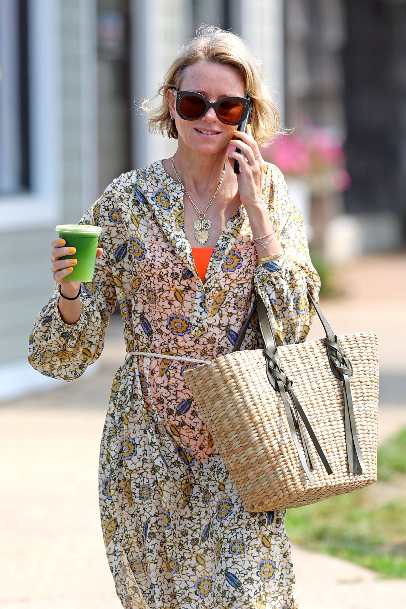 Naomi Watts - Heads out for a fresh green juice in The Hamptons