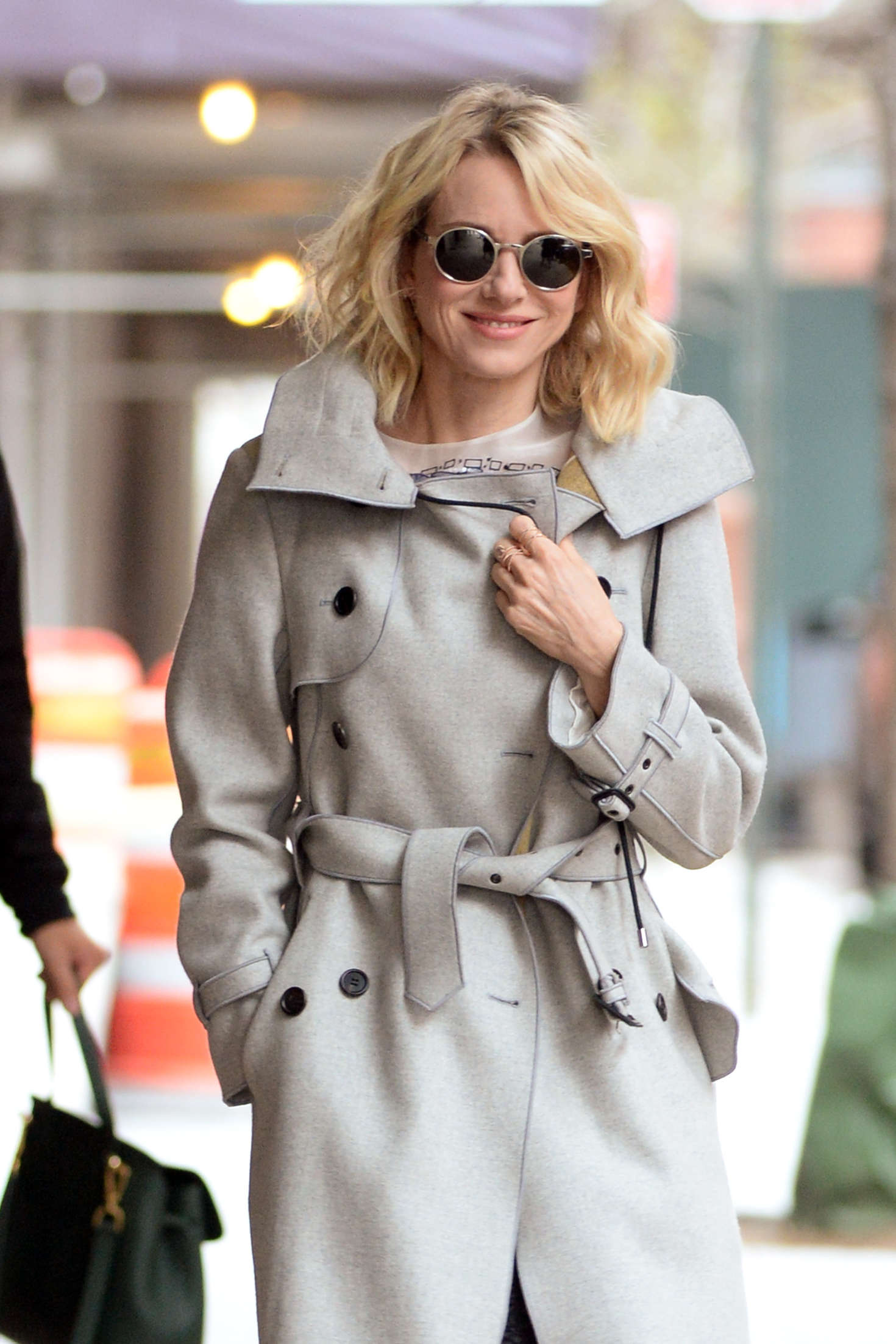 Naomi Watts - Leaving her apartment in New York