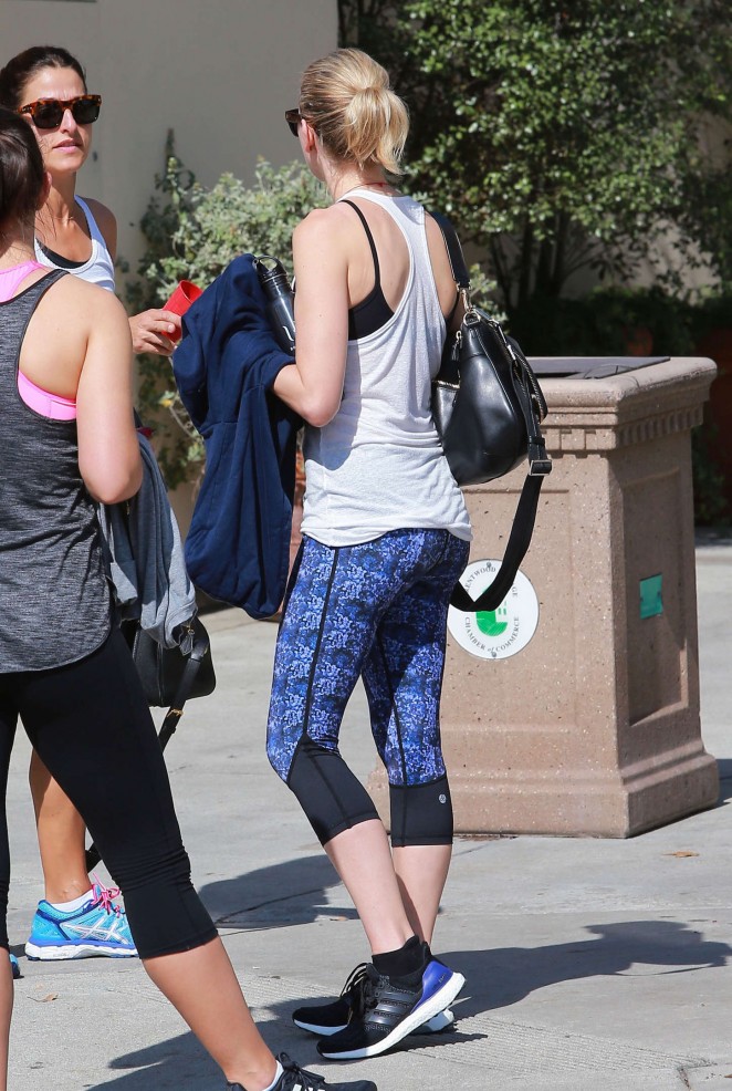 Naomi Watts in Leggings Leaving the gym in Brentwood