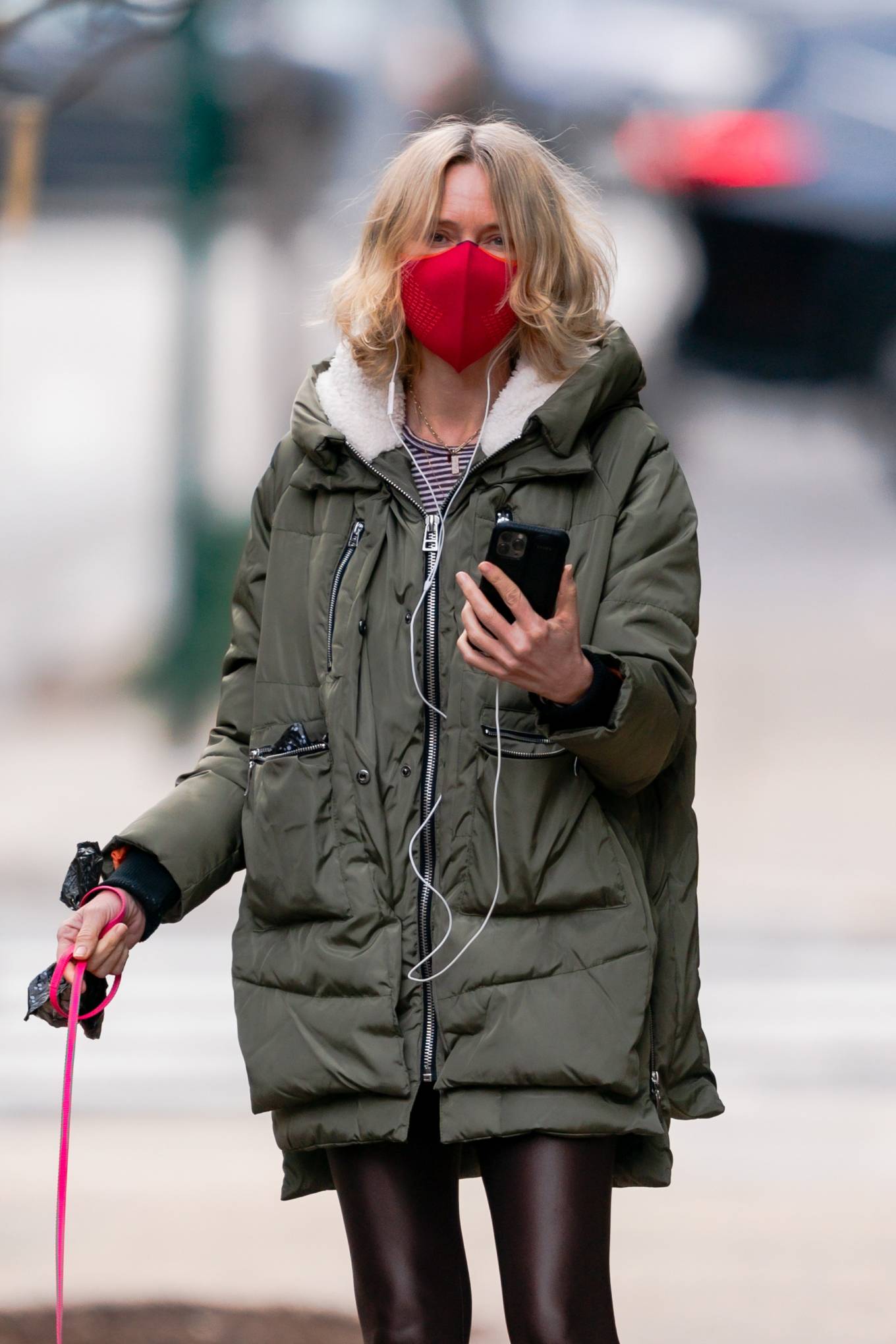 Naomi Watts – Out for a dog walk in New York City