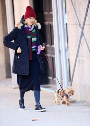 Naomi Watts - Walking her Dog in NY