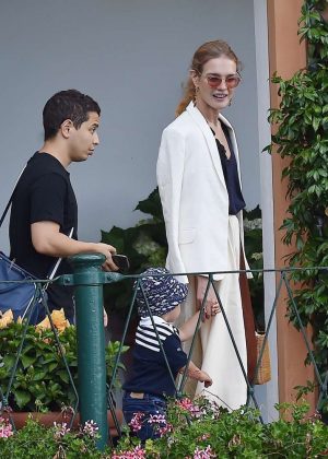 Natalia Vodianova and boyfriend Antoine Arnaultat at lunch in Portofino ...