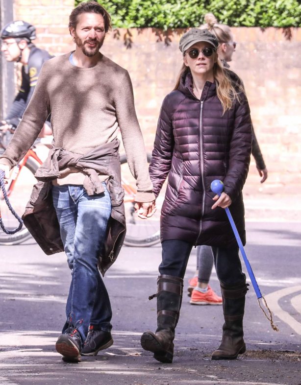 Natalie Dormer and her boyfriend David Oakes - Takes her dog Indy for a walk in Richmond Park