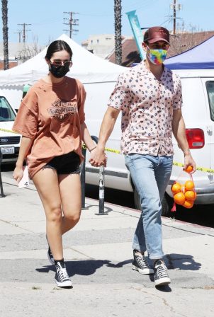 Natalie Joy Seen - Shopping candids at farmers market in Los Angeles
