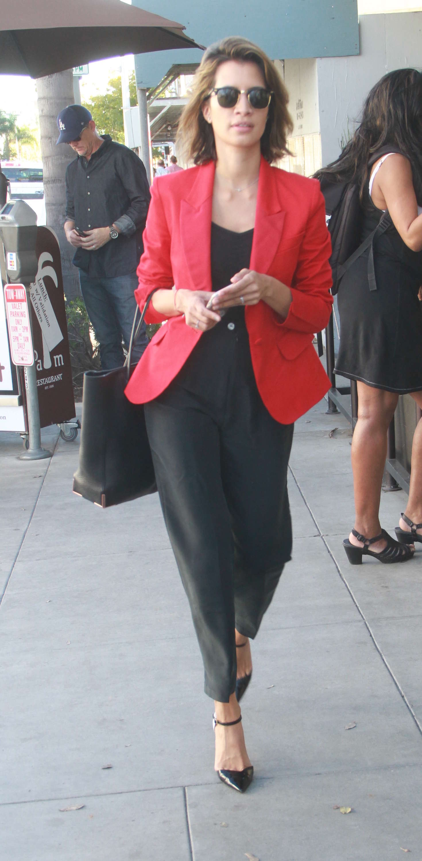 Natalie Morales Shopping in Beverly Hills -09 | GotCeleb