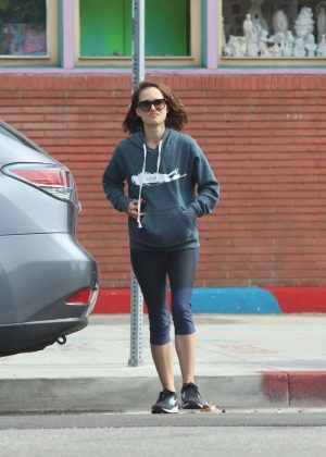 Natalie Portman - Out in Los Feliz