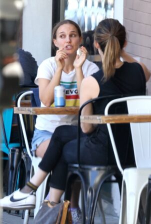 Natalie Portman - Seen at a lunch with a friend in Los Feliz