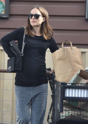 Natalie Portman Shopping in Los Feliz