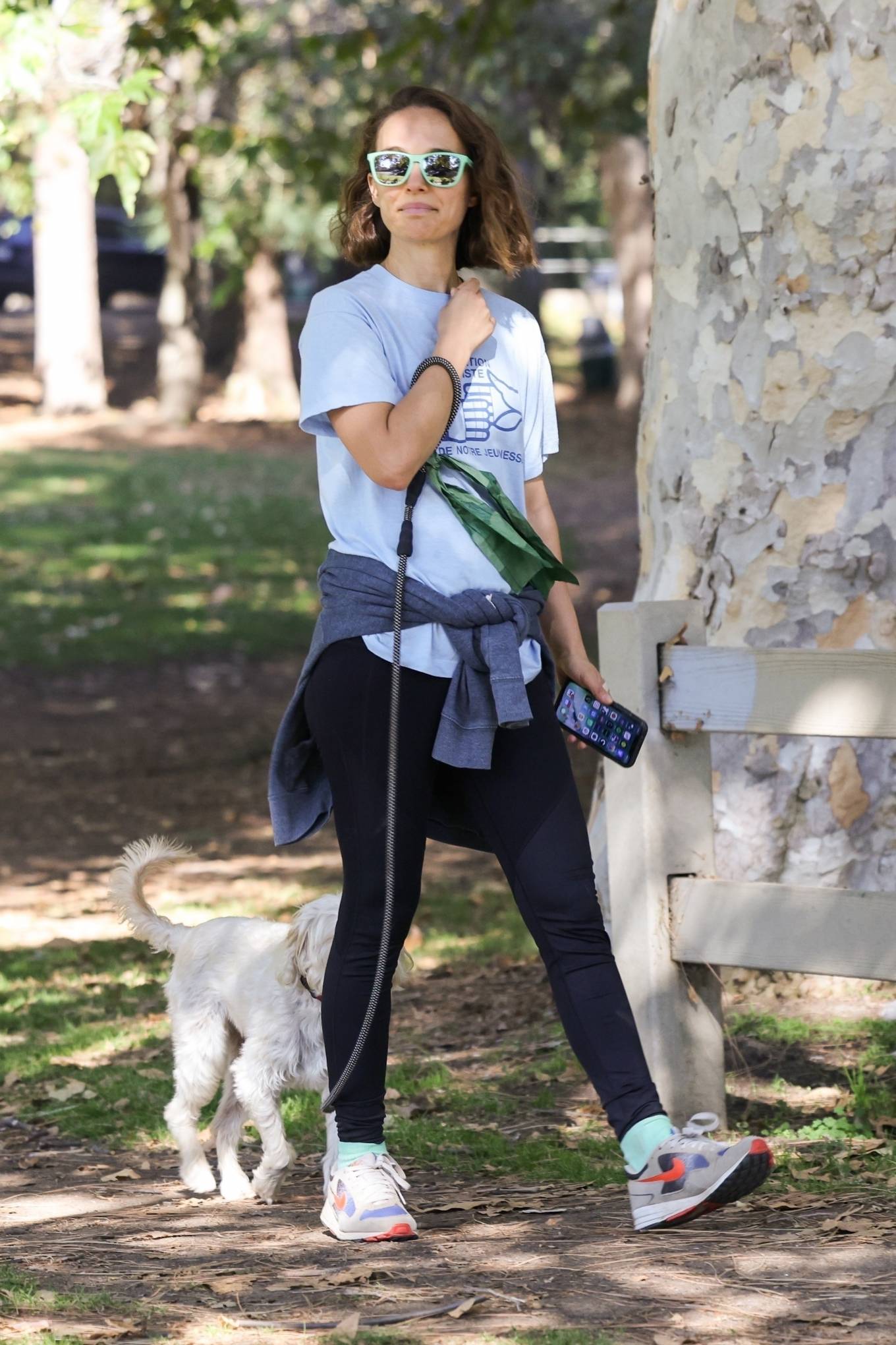 Natalie Portman - Steps out for a dog walk in Los Feliz