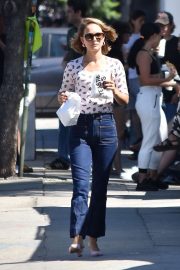 Natalie Portman - steps out in Los Angeles