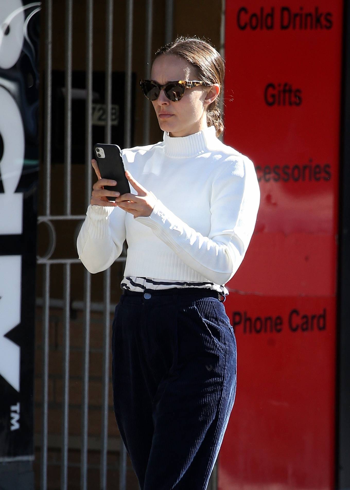 Natalie Portman - Wears a cream sweater out in Sydney-13 | GotCeleb