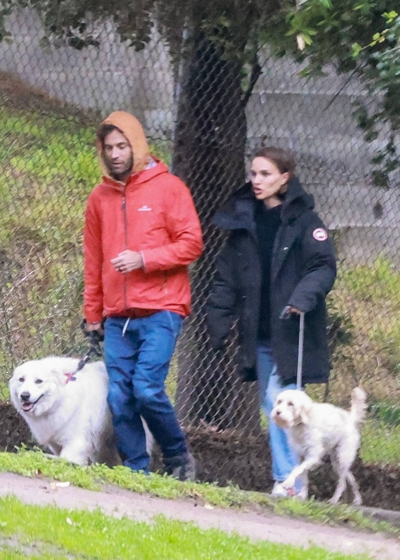 Natalie Portman - With Benjamin Millepied out for a hike at Griffith Park in Los Feliz