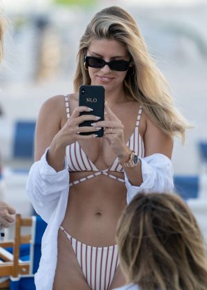 Natasha Oakley - Spotted on the beach in Miami
