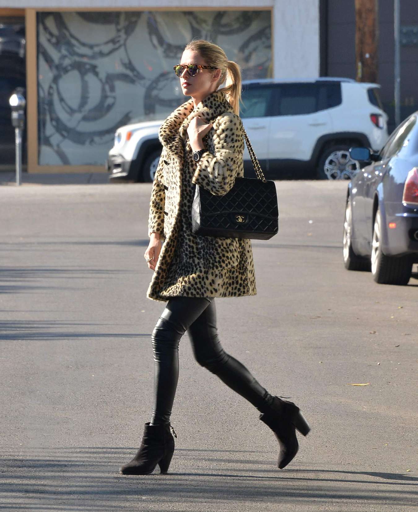 Nicky Hilton 2015 : Nicky Hilton Goes shopping in West Hollywood-06