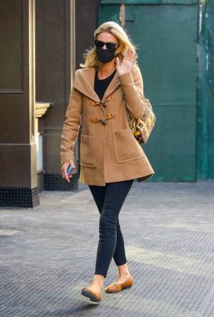 Nicky Hilton - Out for a stroll in New York