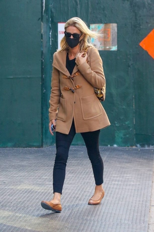 Nicky Hilton - Out for a walk in New York