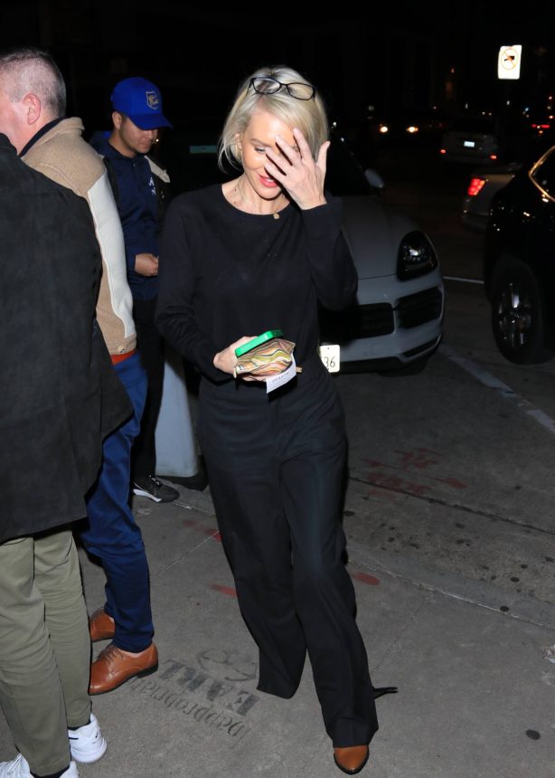 Nicky Whelan - Arrives at Craigs with friends in Los Angeles