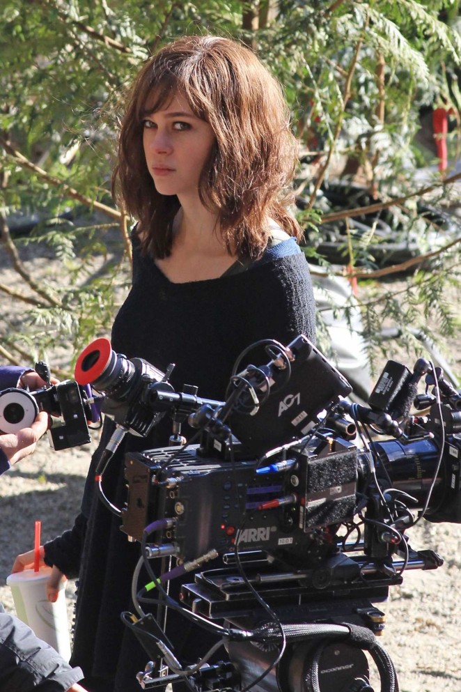 Nicola Peltz - Filming "Bates Motel" Set in Vancouver