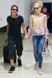 Nicole Kidman and Keith Urban - Arrives at the airport in Sydney