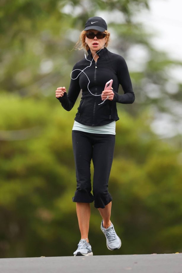 Nicole Kidman - Seen during her morning jog in Sydney