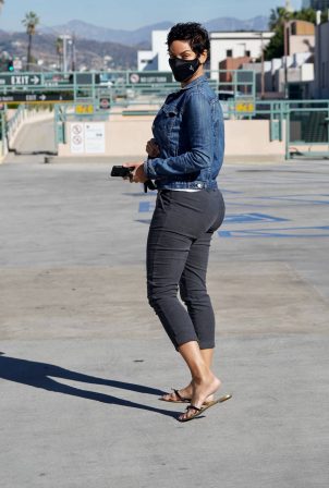 Nicole Murphy -Leaving the doctor's office in Beverly Hills